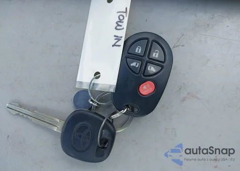 2015 Toyota Sienna Le 7 Passenger/Le 8 Passenger из США, поврежденный, VIN 5TDKK3DC6FS664852